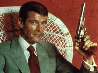 Roger Moore ist James Bond
